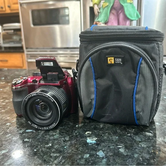 Rare FUJIFILM FINEPIX S3380 14 MP Digital Camera Burgundy Red w/bag SD CARD